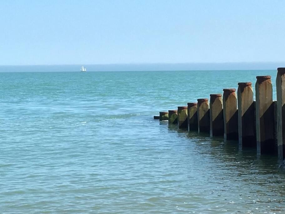 Escape To The Coast In A Luxurious Private Apartment Herne Bay Esterno foto