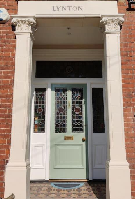 Escape To The Coast In A Luxurious Private Apartment Herne Bay Esterno foto