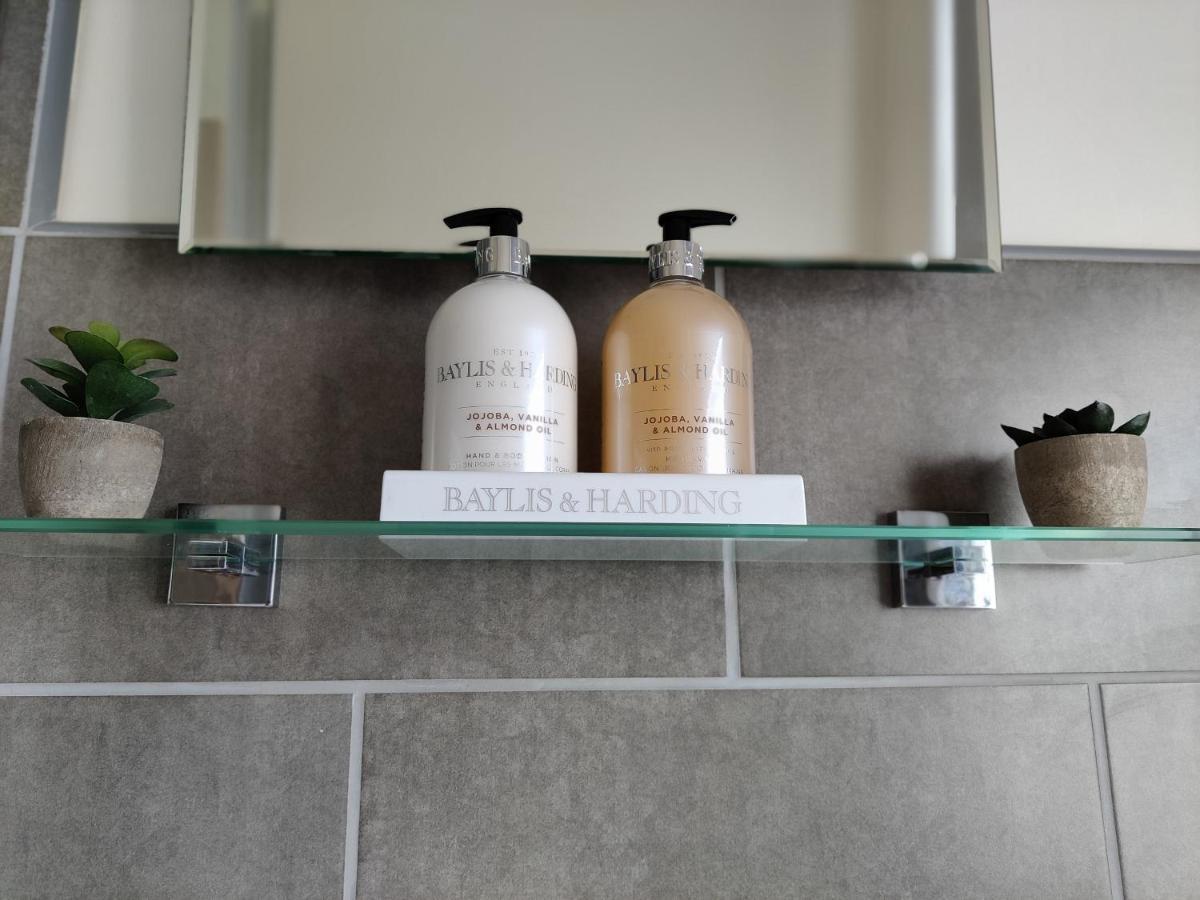 Escape To The Coast In A Luxurious Private Apartment Herne Bay Esterno foto