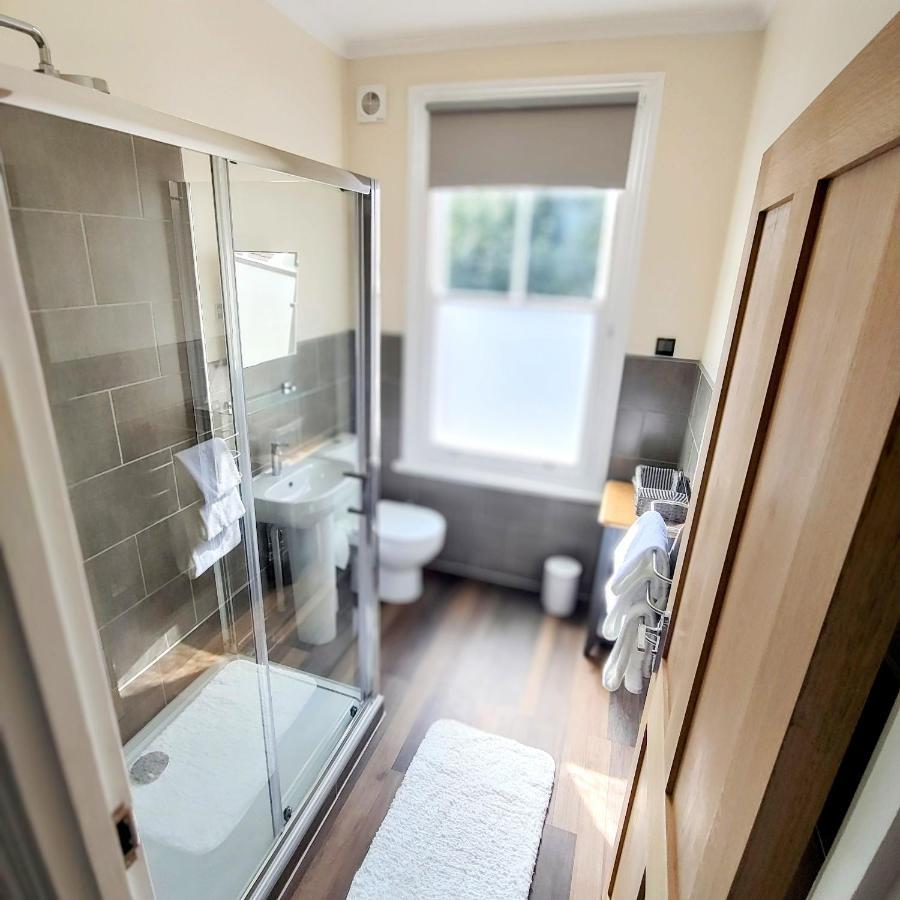 Escape To The Coast In A Luxurious Private Apartment Herne Bay Esterno foto