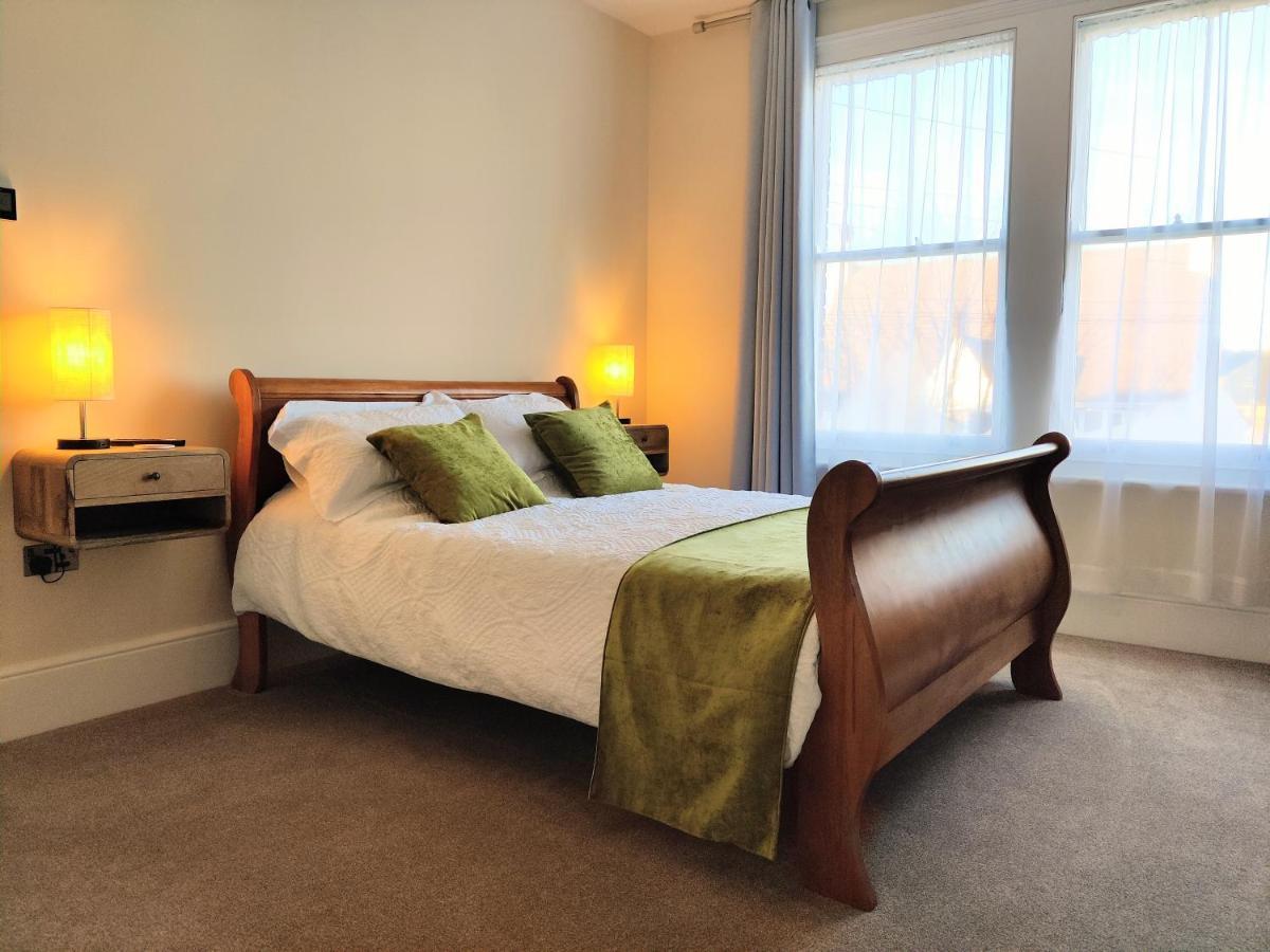 Escape To The Coast In A Luxurious Private Apartment Herne Bay Esterno foto