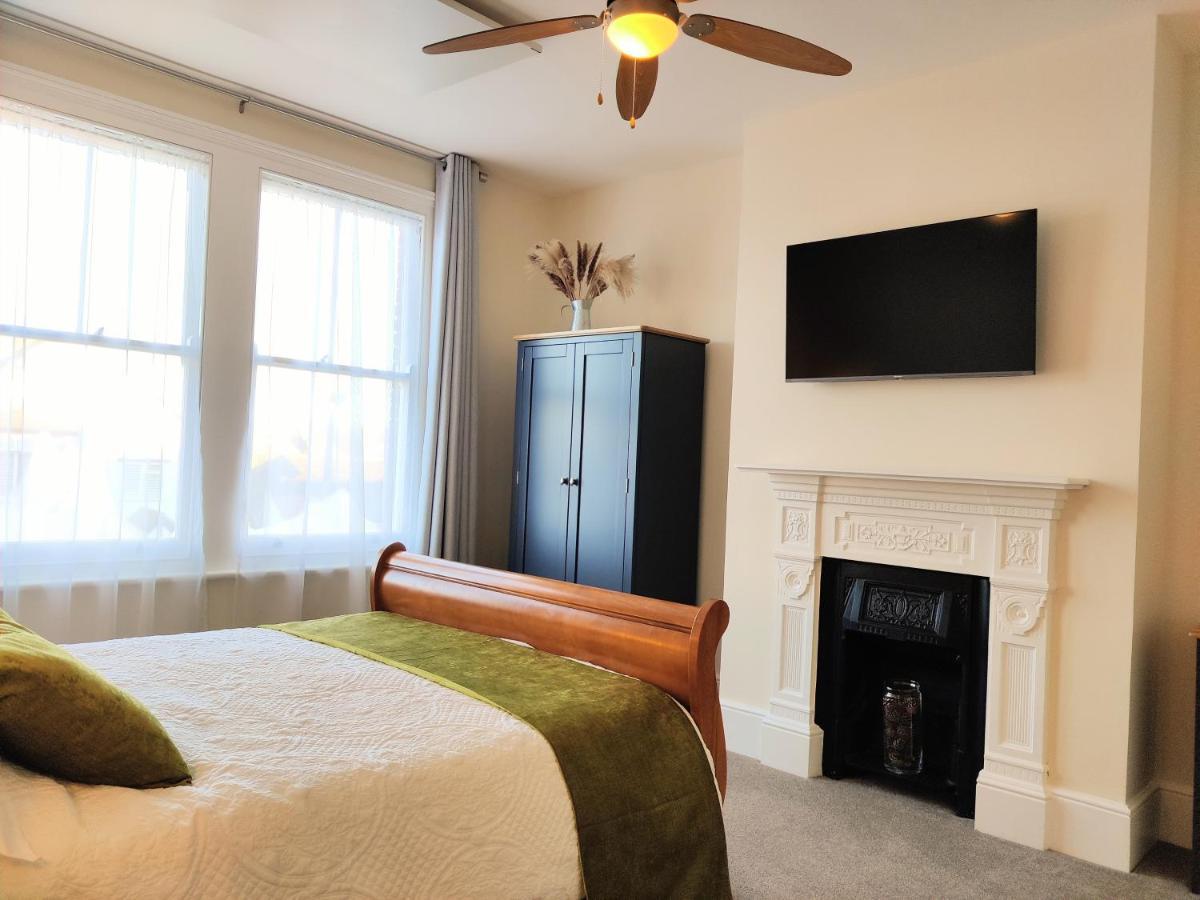 Escape To The Coast In A Luxurious Private Apartment Herne Bay Esterno foto